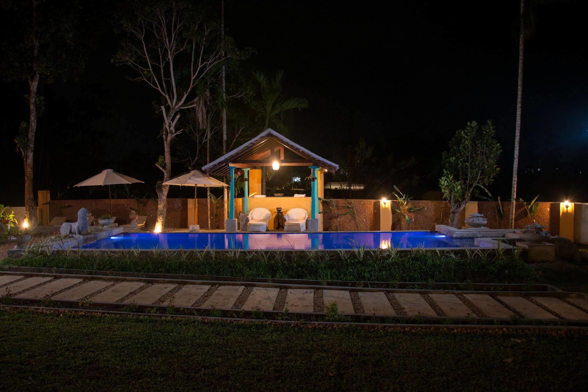 Villa Kubura Hikkaduwa Exterior foto
